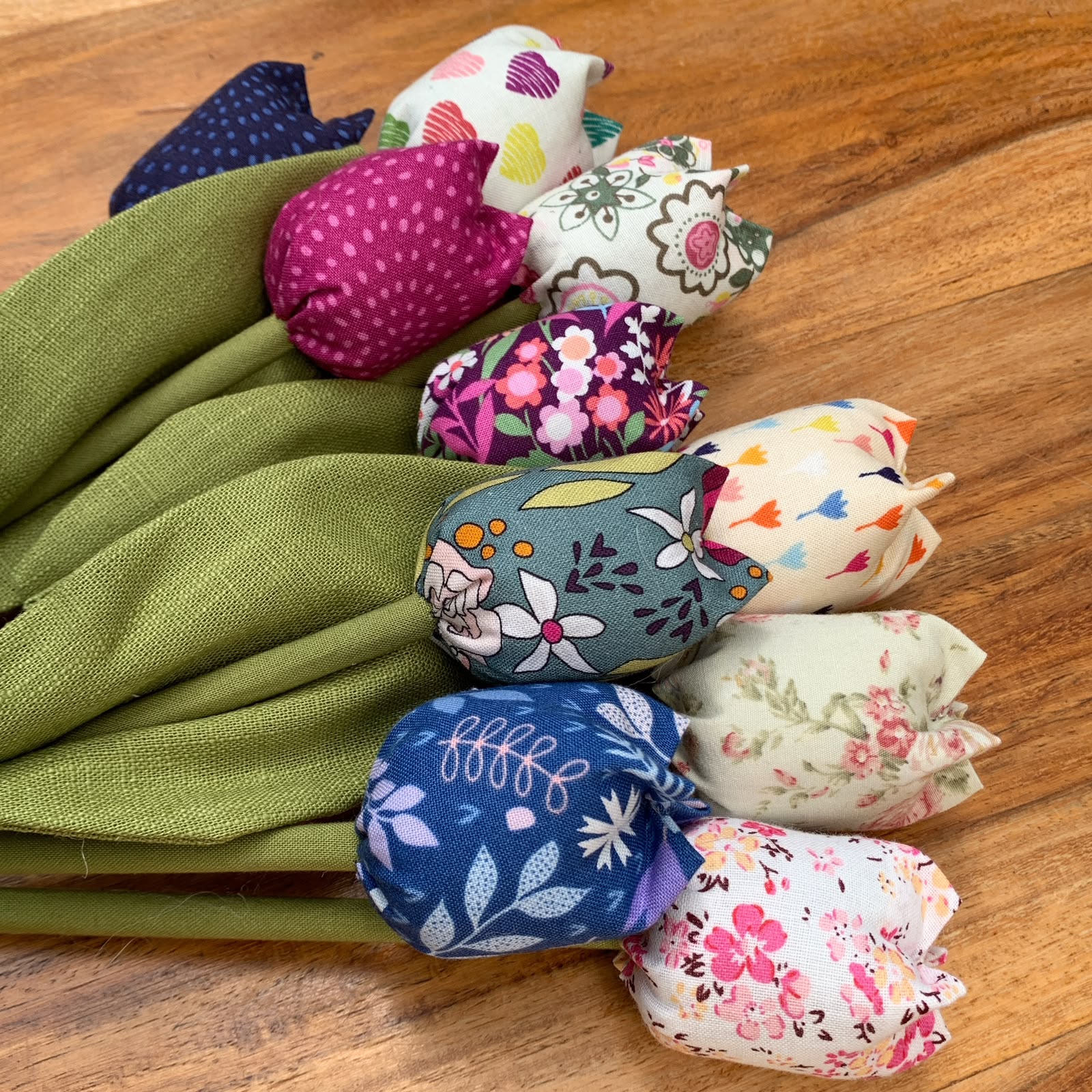 Sew a Bunch of Scrappy Tulips - Workshop - Hand and Machine Stitching - Scrap Buster - Image 2